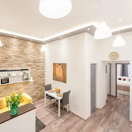 Apartment Oasis - Almassy Park