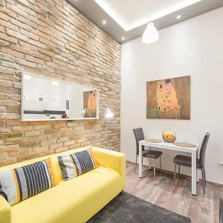 Oasis - Almassy Park Apartment *